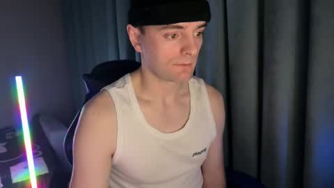 Snapshot of martinboy01 chatting on November 2025 04:13:02 PM Martin online show from November 2025 04:13:02 PM