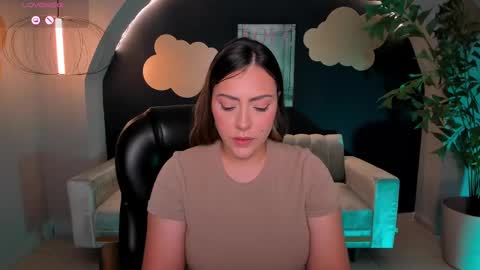 Snapshot of martinnabonnet chatting on March 2025 04:57:01 PM Martinna Bonnet online show from March 2025 04:57:01 PM