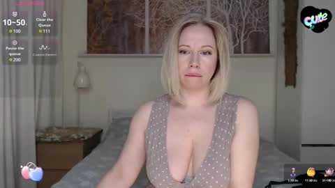 Snapshot of mary__linn chatting on February 2025 02:48:02 PM Mary linn online show from February 2025 02:48:02 PM