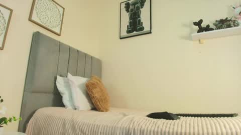 mary_cute9 online show from April 2026 12:22:01 PM