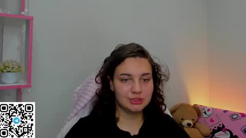 Snapshot of mary_f0x chatting on July 2026 05:35:01 AM Mary fox online show from July 2026 05:35:01 AM