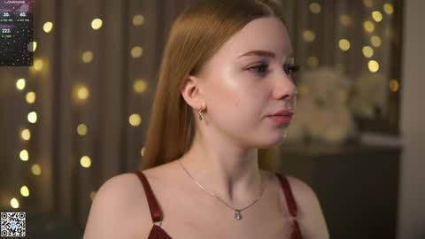 Snapshot of mary_hope_u chatting on December 2024 06:55:02 AM Mary online show from December 2024 06:55:02 AM
