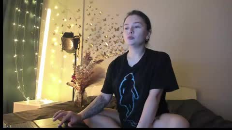 Snapshot of mary_julia chatting on April 2026 08:40:02 PM Julia online show from April 2026 08:40:02 PM
