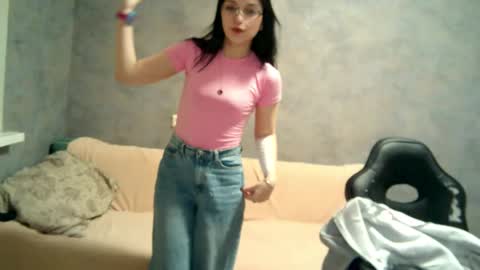 Stephie online show from November 2025 08:11:02 PM