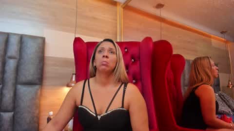 maryhawkey online show from February 2026 11:42:01 AM