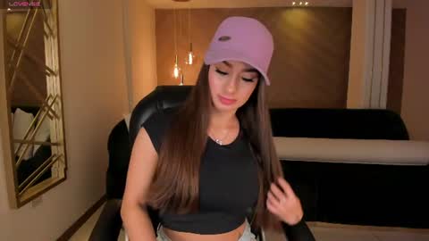 Snapshot of marylewis_ chatting on June 2026 12:18:01 PM Mary online show from June 2026 12:18:01 PM