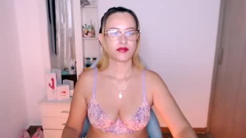 maryline online show from February 2026 02:27:01 AM