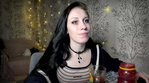 Snapshot of marylou_ chatting on November 2025 11:54:01 AM Mary Lou online show from November 2025 11:54:01 AM