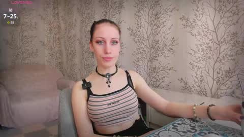 Snapshot of marylou_ chatting on April 2026 04:04:02 AM Mary Lou online show from April 2026 04:04:02 AM