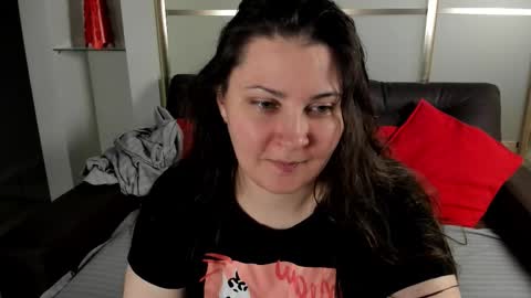 Mary online show from October 2025 05:01:01 PM