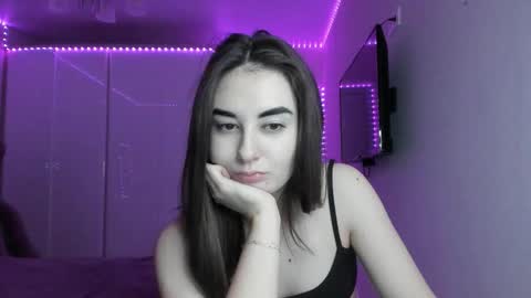 Snapshot of maryy_luv chatting on February 2026 04:05:02 AM Mary online show from February 2026 04:05:02 AM