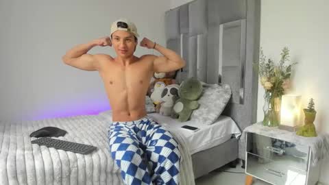 Snapshot of mash_angelo chatting on February 2026 01:05:02 PM mash_angelo online show from February 2026 01:05:02 PM