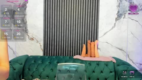 Snapshot of masha_daiana chatting on December 2024 05:07:01 AM Daiana Danieleaida online show from December 2024 05:07:01 AM