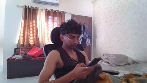 Mask Boy online show from November 2025 03:28:01 AM