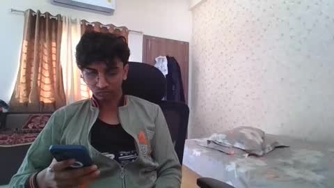 Mask Boy online show from November 2025 03:27:01 AM