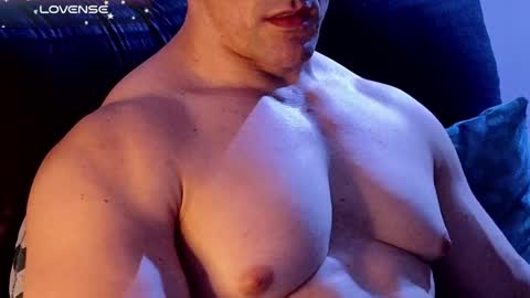 Snapshot of masked_bodybuilder chatting on December 2024 02:52:01 AM masked_bodybuilder online show from December 2024 02:52:01 AM