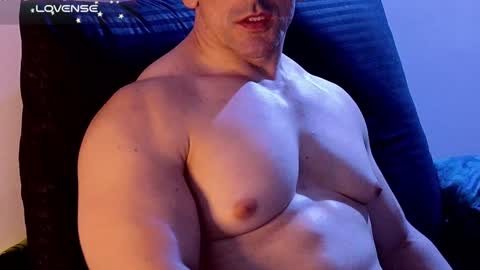 Snapshot of masked_bodybuilder chatting on December 2024 02:19:02 AM masked_bodybuilder online show from December 2024 02:19:02 AM