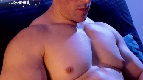 Snapshot of masked_bodybuilder chatting on December 2024 03:26:02 PM masked_bodybuilder online show from December 2024 03:26:02 PM