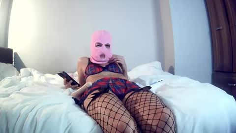 Masked Maeve online show from October 2025 05:24:02 PM