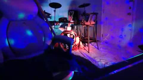 HappyZending online show from November 2025 02:21:01 AM