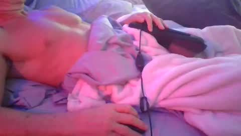 Snapshot of massageartist chatting on May 2026 12:44:02 PM HappyZending online show from May 2026 12:44:02 PM