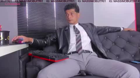Snapshot of massimo_g chatting on June 2026 01:42:02 PM I am Massimo online show from June 2026 01:42:02 PM