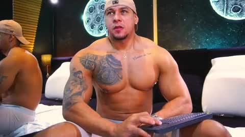 massimowalton2 online show from September 2025 02:43:01 PM