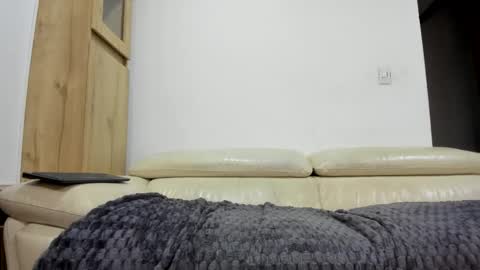 Snapshot of master4pigbitchslv chatting on December 2025 10:44:02 AM Domi online show from December 2025 10:44:02 AM