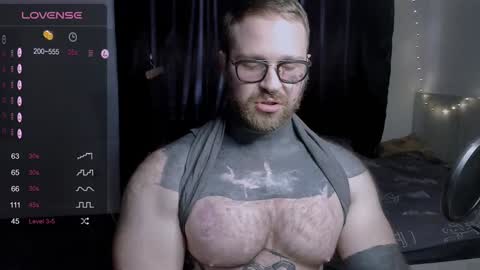 Snapshot of master_oil chatting on February 2025 01:51:02 PM Huge Alex online show from February 2025 01:51:02 PM