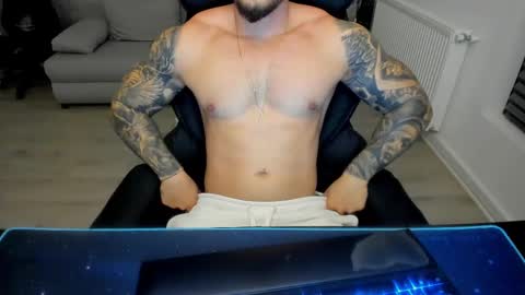 Snapshot of masterkingmuscle chatting on March 2025 08:55:01 PM masterkingmuscle online show from March 2025 08:55:01 PM