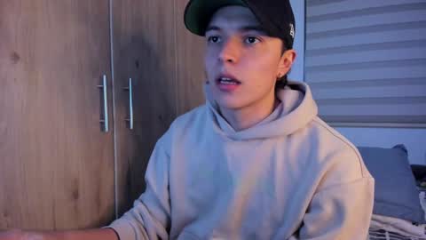 mastrangelo_x online show from September 2025 04:25:01 AM