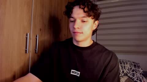 mastrangelo_x online show from January 2026 05:09:01 AM