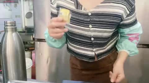 SuSu online show from November 2025 05:49:01 AM