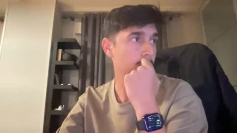 Aaron online show from November 2025 06:18:02 PM