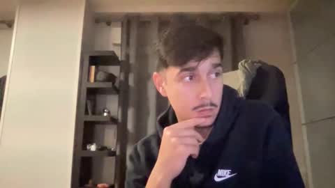 Aaron online show from December 2025 09:53:02 PM