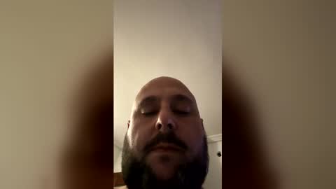 Snapshot of matatodos chatting on May 2026 01:14:02 AM Arturo online show from May 2026 01:14:02 AM
