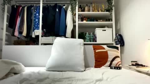 matej_cauci online show from March 2026 06:44:01 PM