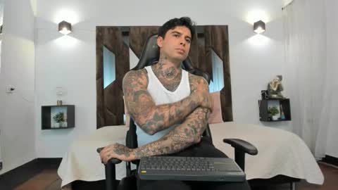 mateo_dilucajs1 online show from October 2025 08:53:02 PM