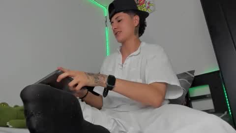 mateo_escobar online show from November 2025 02:10:01 AM