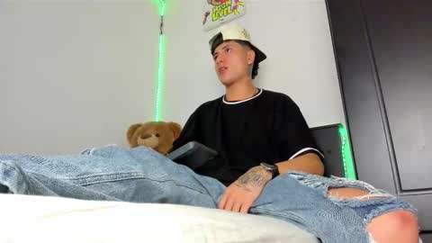 mateo_escobar online show from January 2026 04:14:01 AM