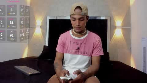 Snapshot of mateo_nick chatting on November 2025 06:10:01 PM Mateo and Noah online show from November 2025 06:10:01 PM