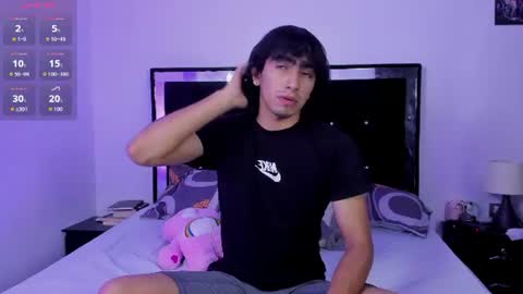 Snapshot of mateo_sweetie chatting on June 2026 02:43:02 AM Mateo online show from June 2026 02:43:02 AM