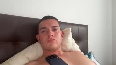 Snapshot of mateob05 chatting on April 2026 05:39:01 PM Mateo online show from April 2026 05:39:01 PM