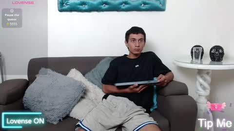 Mateo online show from October 2025 12:02:01 PM