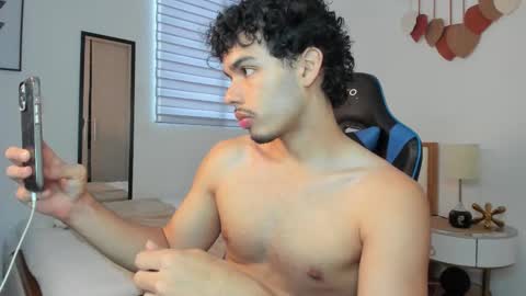 Snapshot of mateoleone chatting on February 2025 06:43:02 PM Matt online show from February 2025 06:43:02 PM