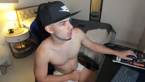 Snapshot of mateoleone chatting on October 2025 12:35:02 AM Matt online show from October 2025 12:35:02 AM