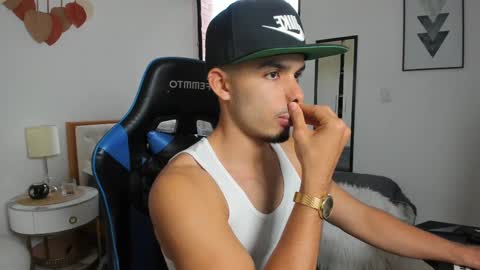 Snapshot of mateoleone chatting on October 2025 07:47:01 PM Matt online show from October 2025 07:47:01 PM