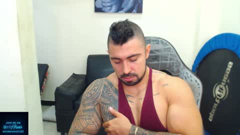 Snapshot of mateosexyhot22 chatting on May 2026 03:27:01 PM Mateo online show from May 2026 03:27:01 PM