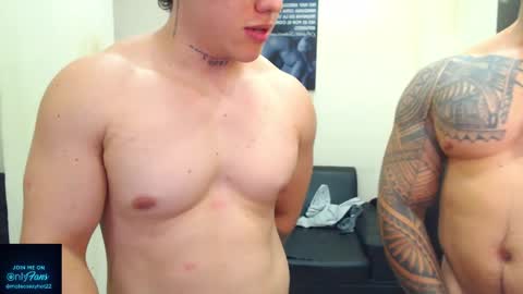 Snapshot of mateosexyhot22 chatting on May 2026 08:36:01 PM Mateo online show from May 2026 08:36:01 PM