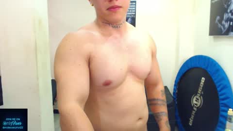 Snapshot of mateosexyhot22 chatting on May 2026 10:06:01 PM Mateo online show from May 2026 10:06:01 PM